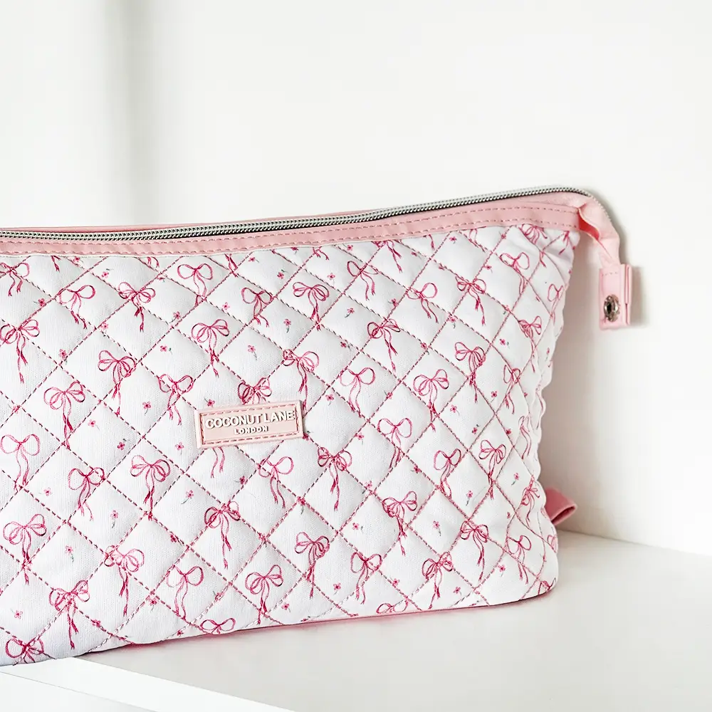 Accessories  — Magic Lifestyle Pouch - Quilted Dainty Bows — view 3