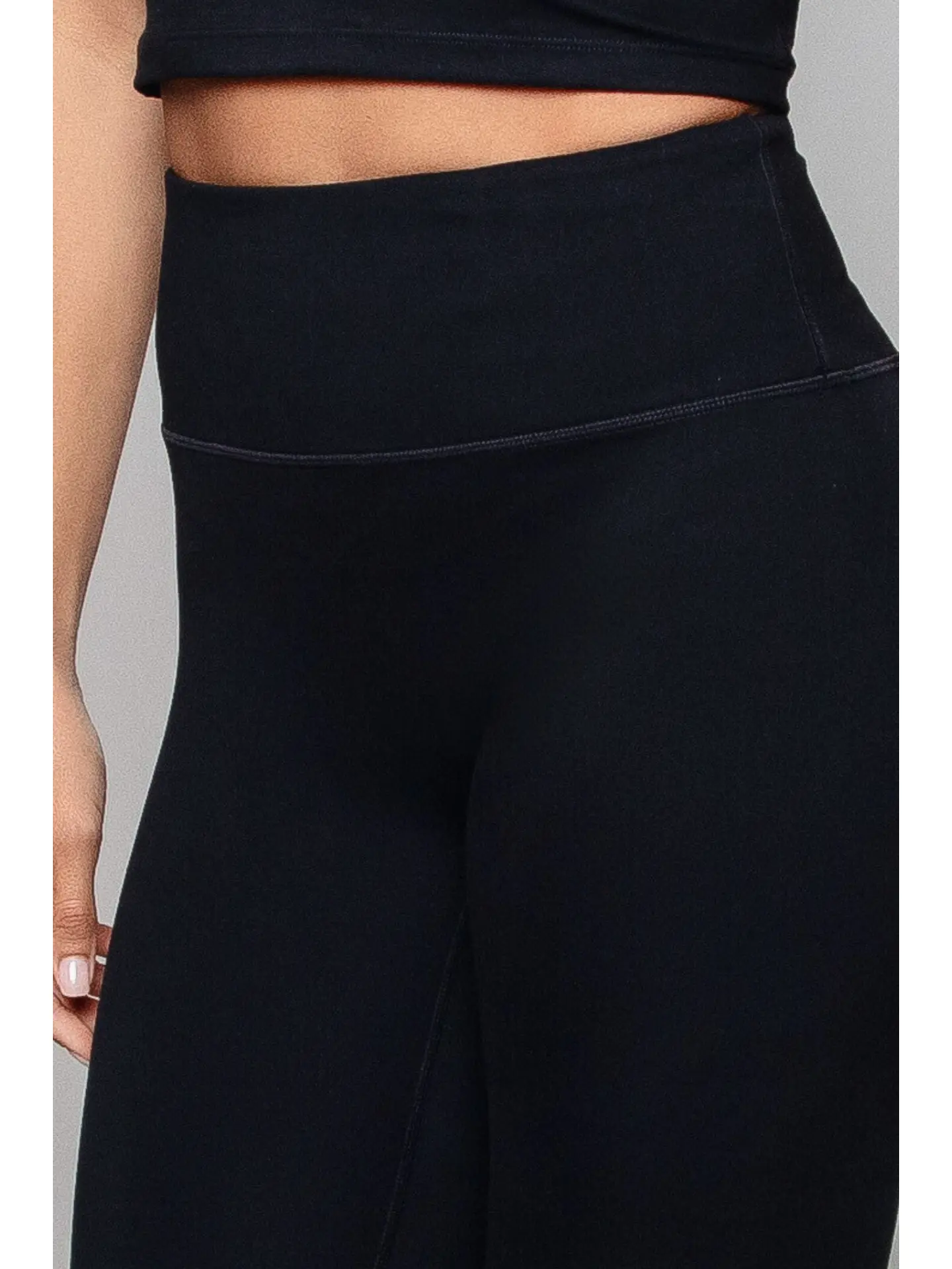 Born Nouli — Airsoft High Waisted Seamless 7/8 Legging Black — view 5