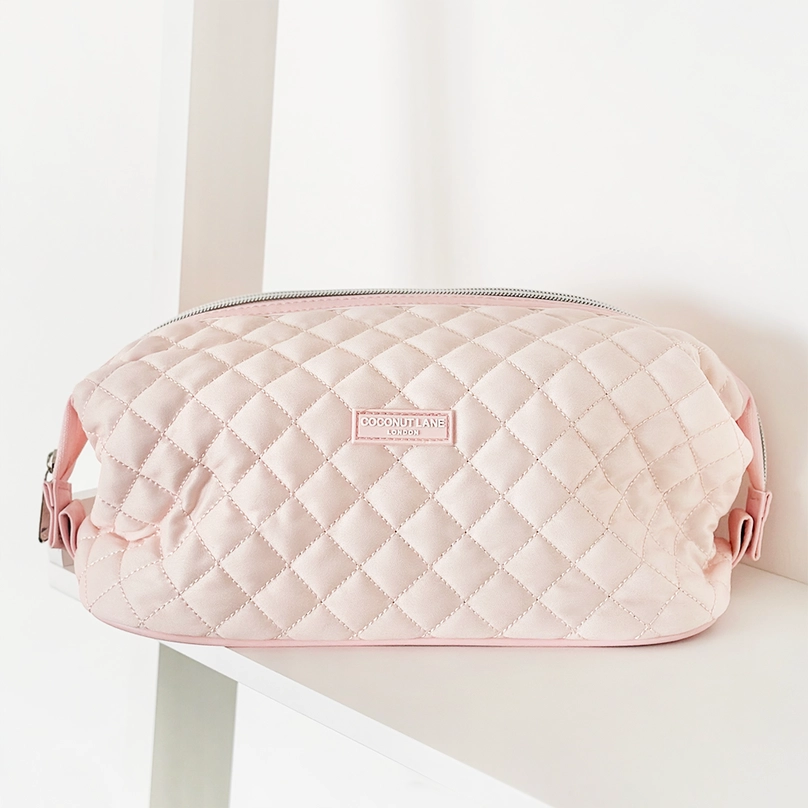 Accessories  — Magic Lifestyle Pouch - Quilted Marshmallow Pink