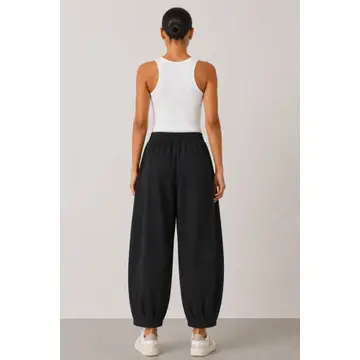 Born Nouli — Sloane Relaxed Barrel Leg Trouser Black — view 4